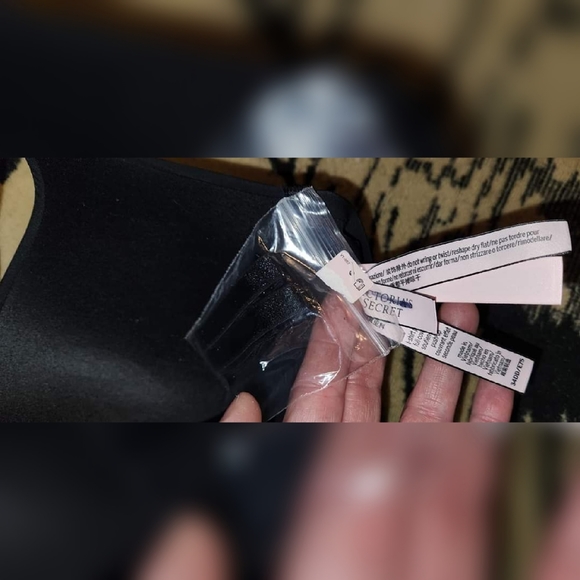 VS Black Padded Bra 34DD - Picture 3 of 3